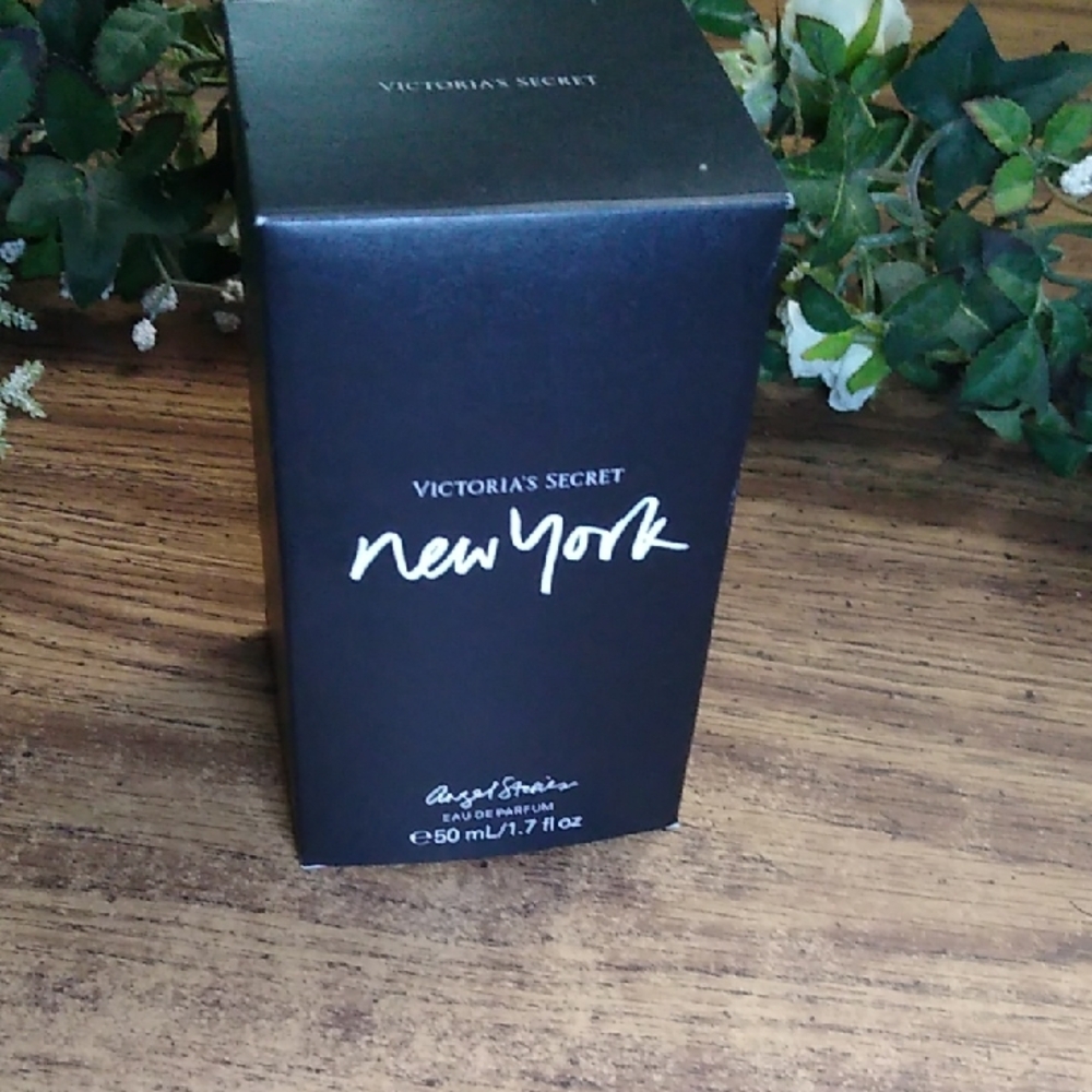 Victoria's Secret New York Angel Stories 1.7 FL Oz/ 50 Ml in Black Box